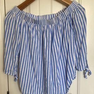 Old Navy off the shoulder striped 3/4 sleeve shirt size medium